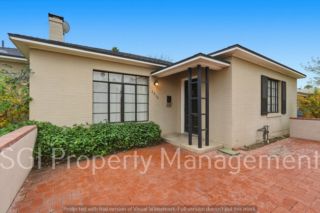 Building Photo - 1315 W Holly St