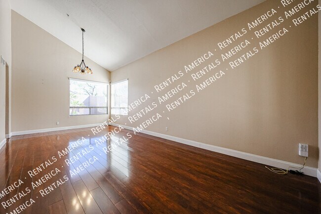 Foto del edificio - 14759 N 98th St