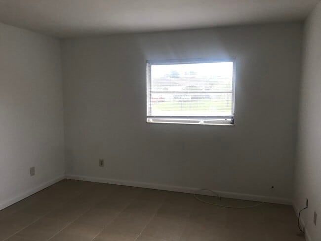 Foto del edificio - 16890 Carmen Ave