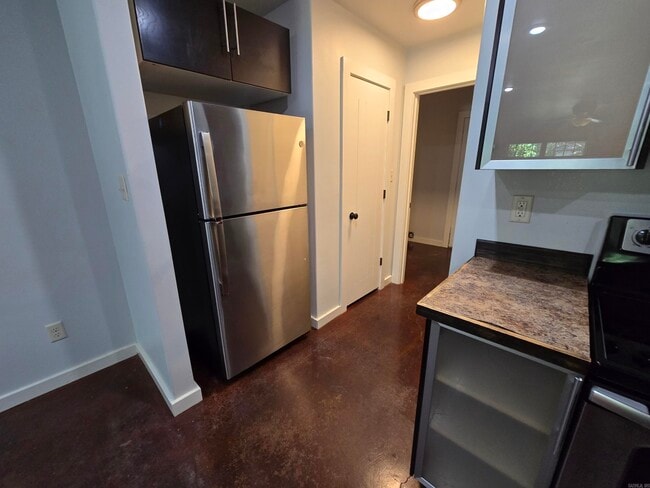 Building Photo - 110 SE 2nd St