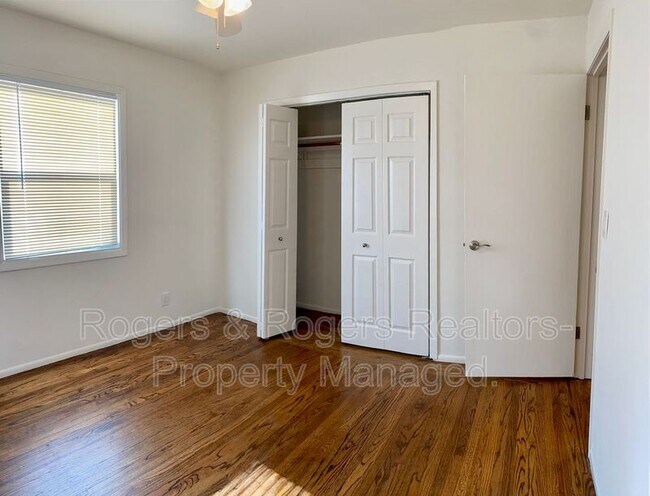 Building Photo - 283 Tyrella Ave