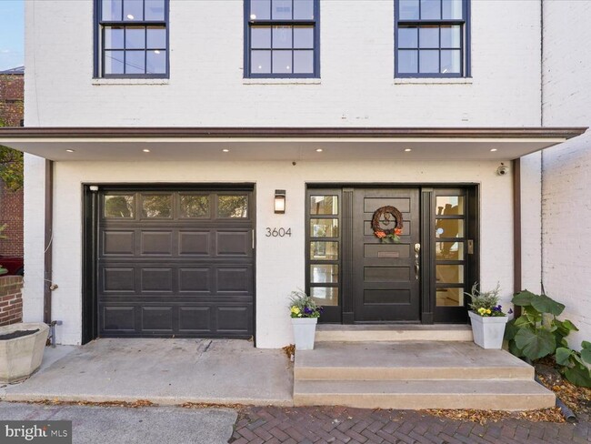 Building Photo - 3604 Prospect St NW