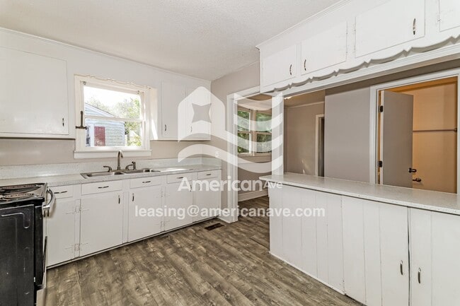 Building Photo - 207 Branham St