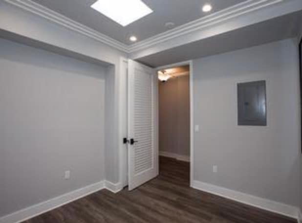 Building Photo - 10270 Almayo Ave