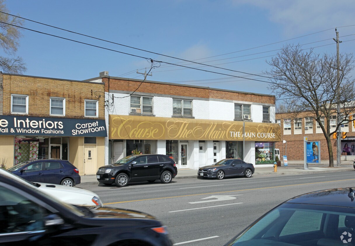 Building Photo - 1910 Avenue Rd