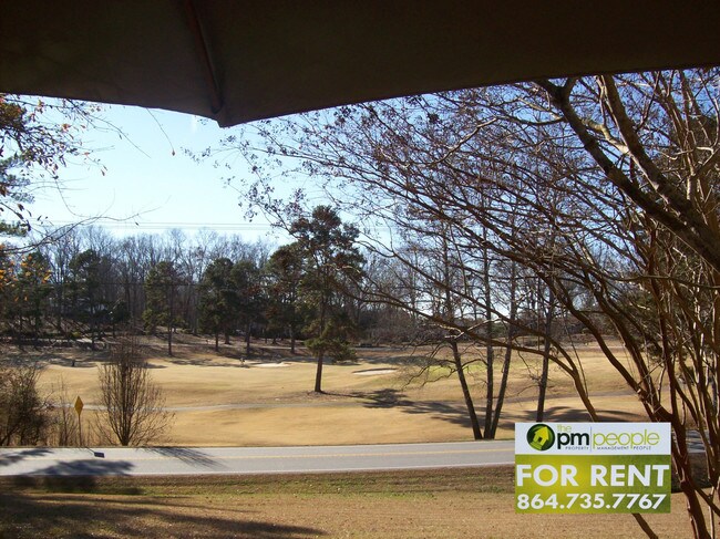 Foto del edificio - 100 Fairway Dr