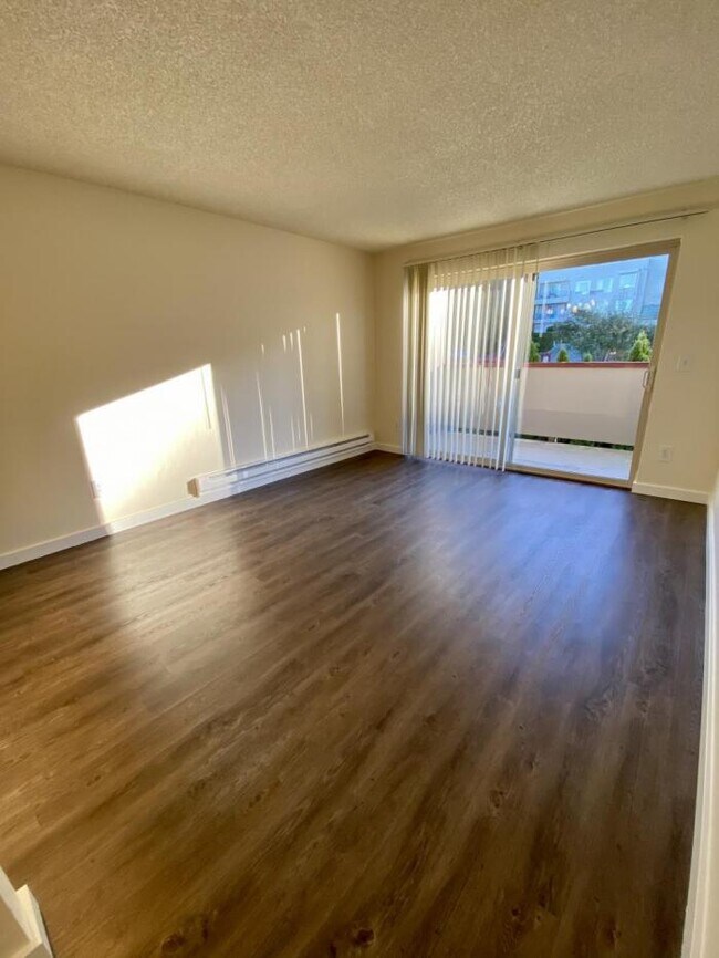 Building Photo - 1 bedroom in Bellevue WA 98004