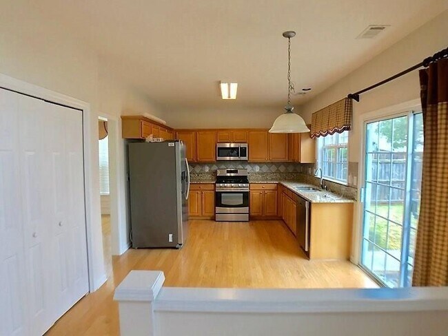Building Photo - 8995 Ruel Ln