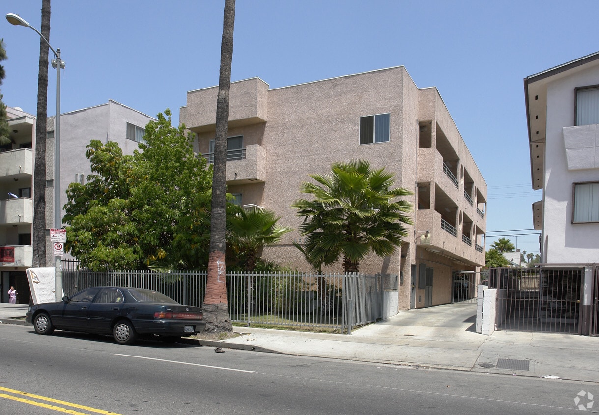 Building Photo - 158 N Normandie Ave