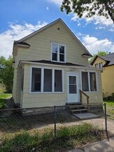 Building Photo - 3022 N Thomas Ave