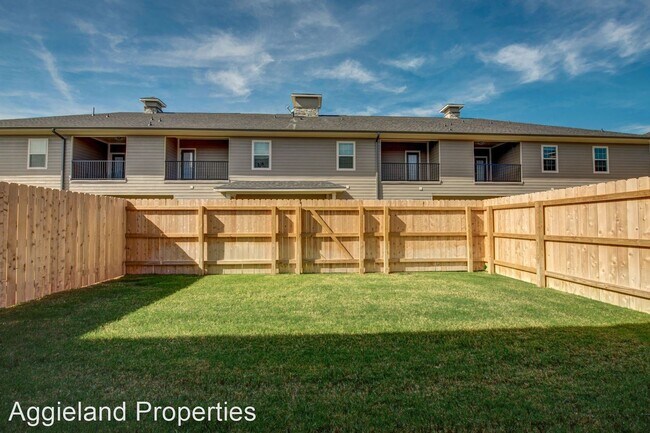 Building Photo - 4 br, 4.5 bath House - 307 Sageway