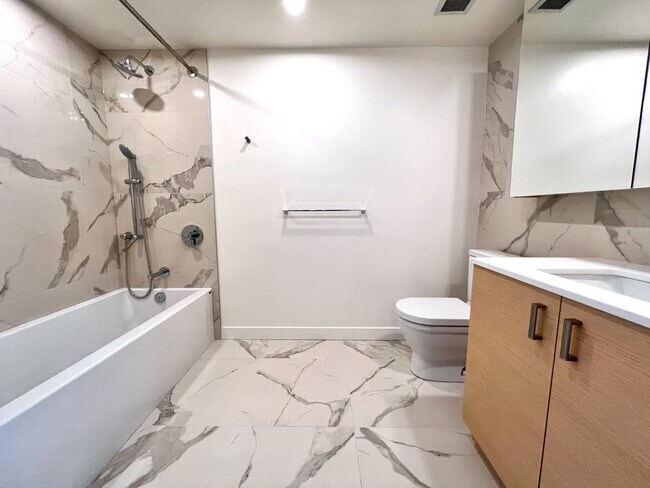 Photo du bâtiment - 200 Klahanie Crt