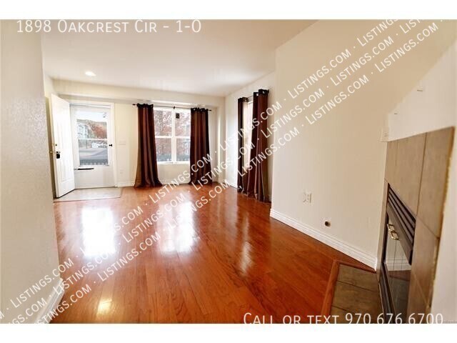 Foto del edificio - 1898 Oakcrest Cir