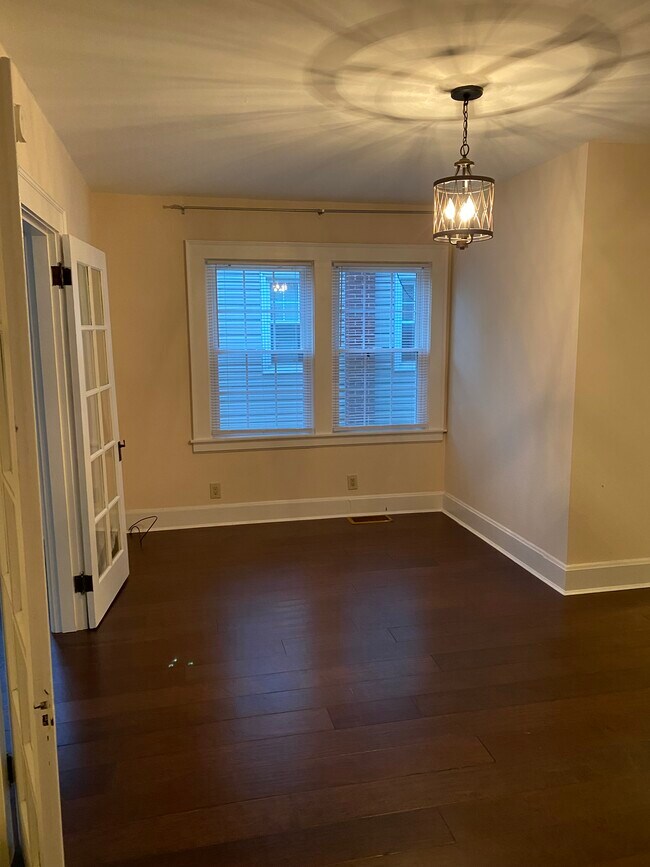 Building Photo - 802 Delta Ave