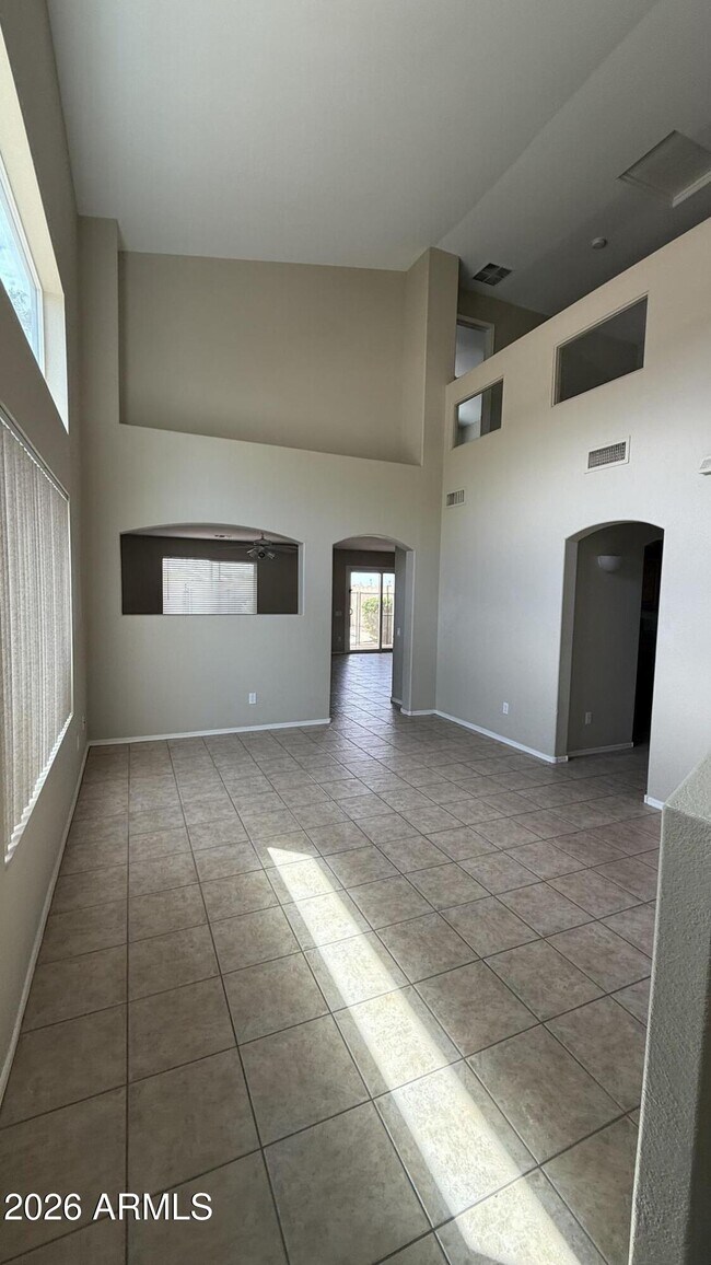 Foto del edificio - 3128 N 130th Ln