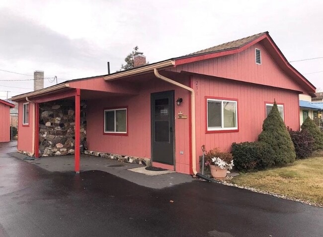 Building Photo - Newly Remodeled 3 bedroom 1 bath house