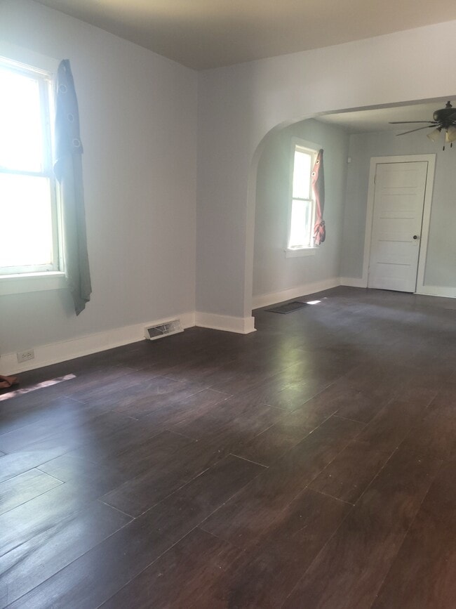 Building Photo - 2529 Jarman St