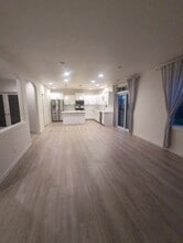 Building Photo - 536 SE Lines St