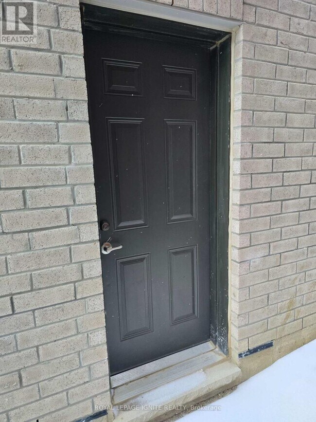 Photo du bâtiment - 30 Duxbury Rd