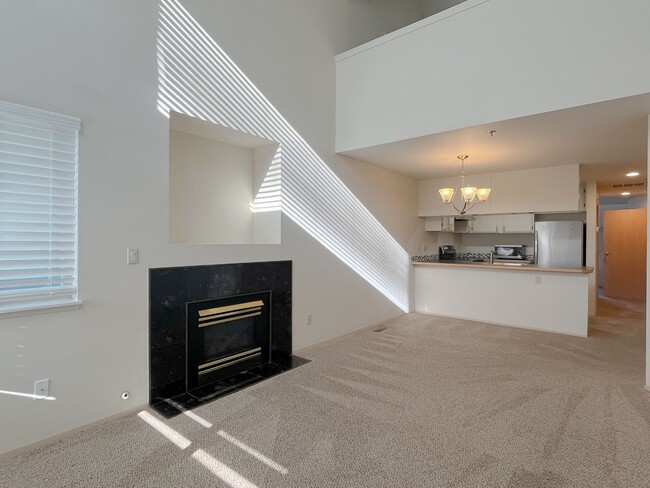 Foto del edificio - Natural Light Filled 2bd/2bth Loft Condo in Crown Hill, $2,550/mo.
