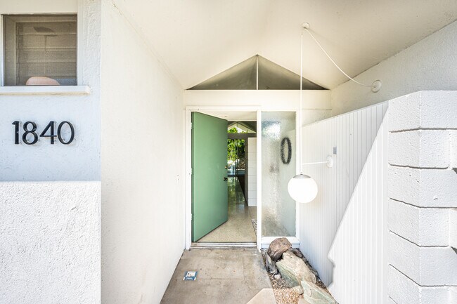 Foto del edificio - 1840 S Araby Dr