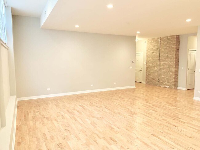 Foto del edificio - 6125 N Clark St