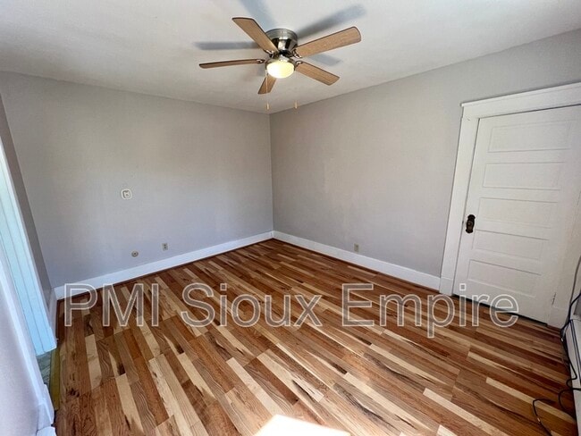 Foto del edificio - 927 S Spring Ave