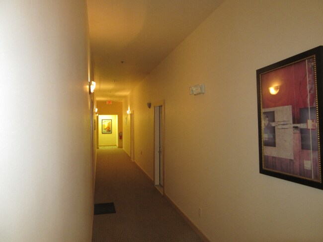 Building Photo - 513 N Hickory St