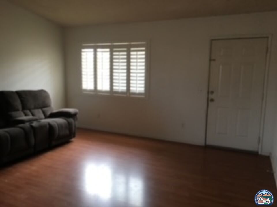 Foto del edificio - 751 Maple Ave