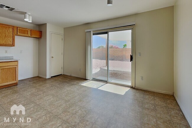 Foto del edificio - 12401 W Willow Ave