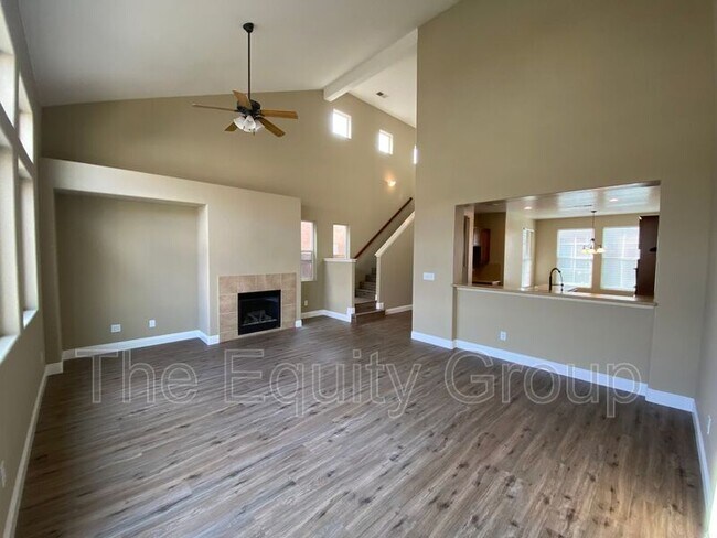 Foto del edificio - 1424 N Oliveto Ct