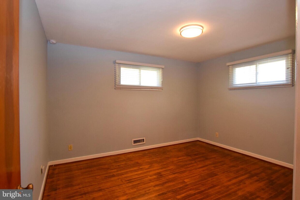 Primary Photo - 50 Gerard Ave