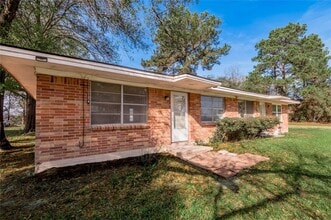 Building Photo - 143B Moffett Springs Rd