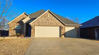 Building Photo - 1801 Savannah Ln