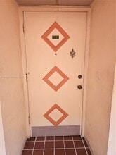 Building Photo - 215 SE 3rd Ave