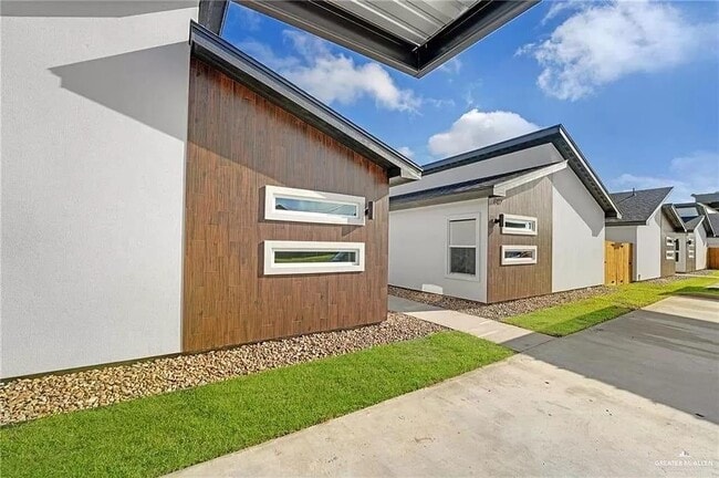 Foto del edificio - 13 West Dr