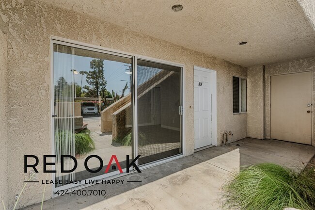 Foto del edificio - ~1 Month FREE~ Charming and Bright Two Bed...