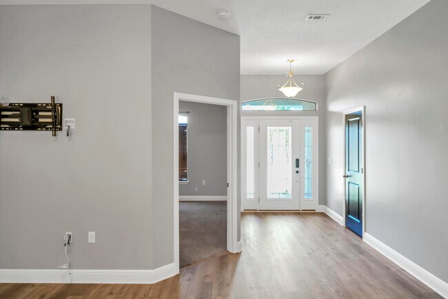 Building Photo - 4628 Hermosa Rd