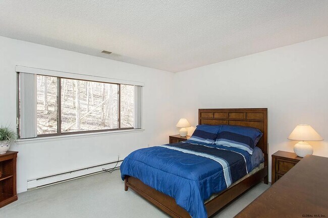Building Photo - 82 Crestwood Ter