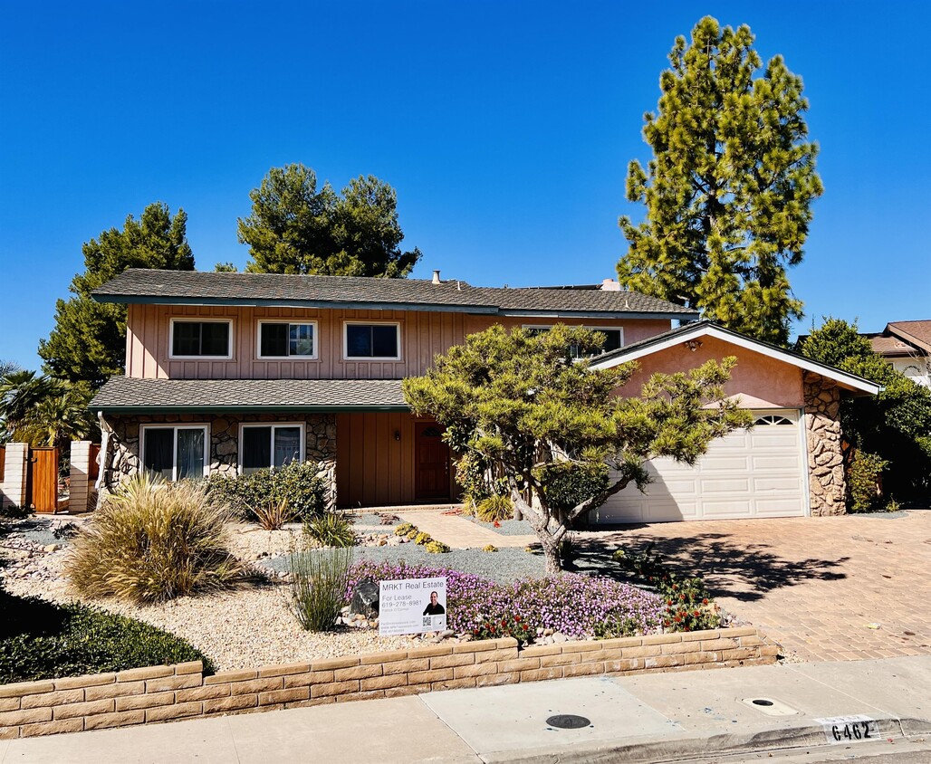 Foto principal - 6462 Spear St