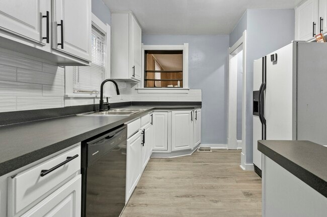 Building Photo - 1846 Harlan Rd