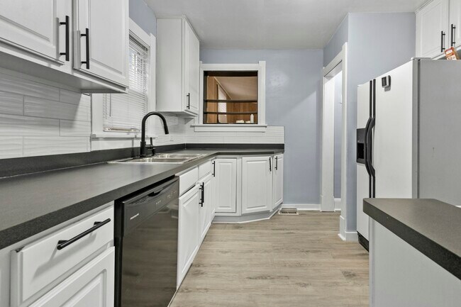 Foto del edificio - 1846 Harlan Rd