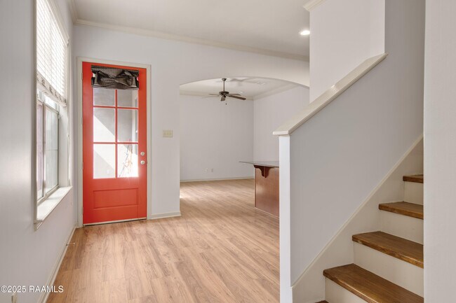 Foto del edificio - 329 Chimney Rock Blvd