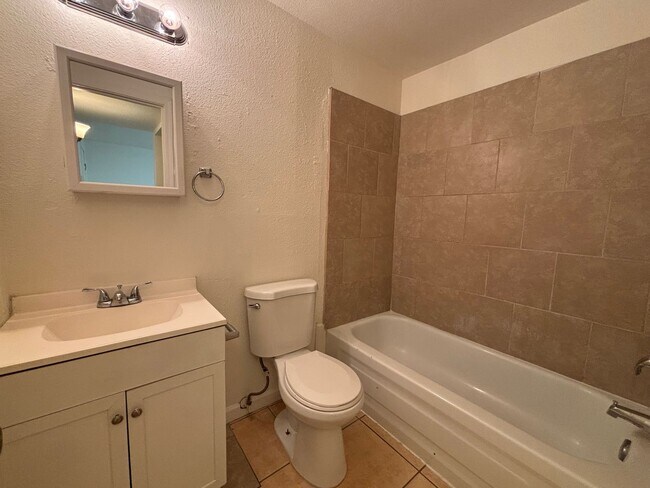 Foto del edificio - 1 E Navajo Rd