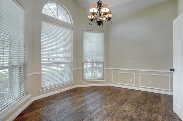 Building Photo - 108 Mesquitewood St