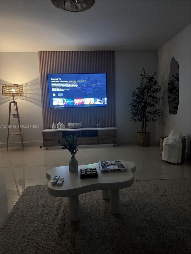 Foto del edificio - 7904 West Dr