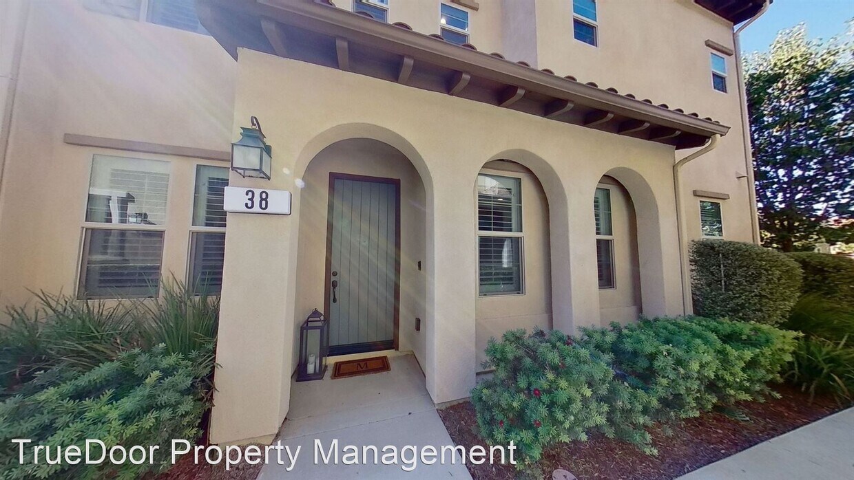 Primary Photo - 1 br, 1.5 bath House - 38 Jaripol Circle