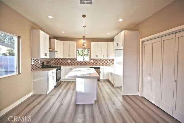 Building Photo - 422 Linda Terrace N