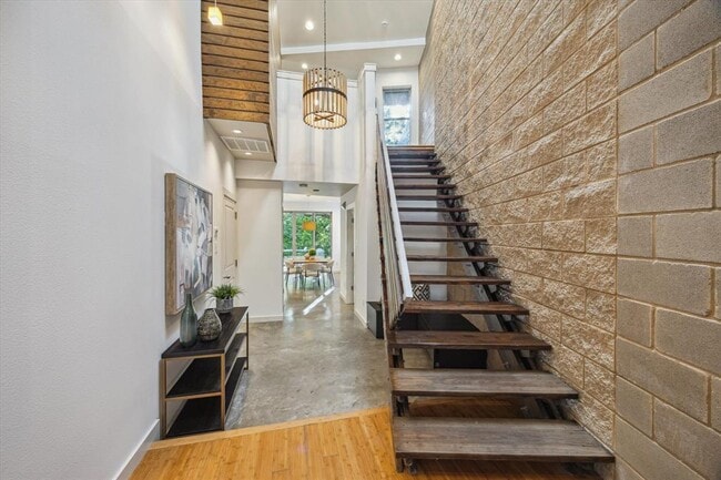 Building Photo - 133 Frederick St