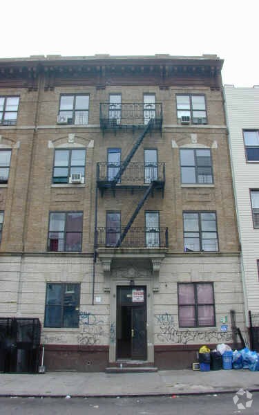 Foto del edificio - 1182-1186 Putnam Ave